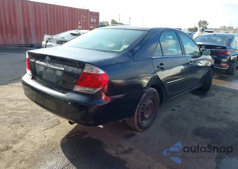 2006 Toyota Camry Le z USA, uszkodzony, nr VIN 4T1BE32K66U108176